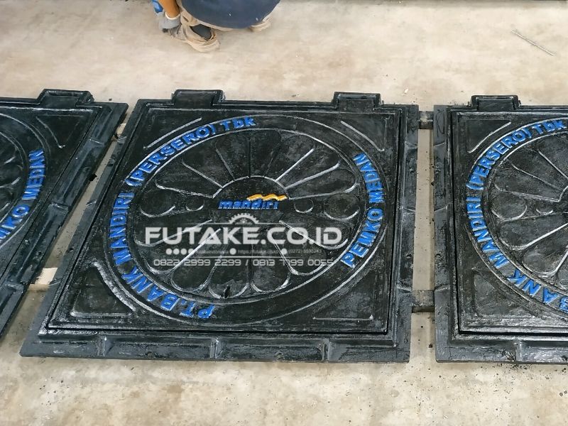 Manhole Cover Besi Tutup Drainase Bank Mandiri