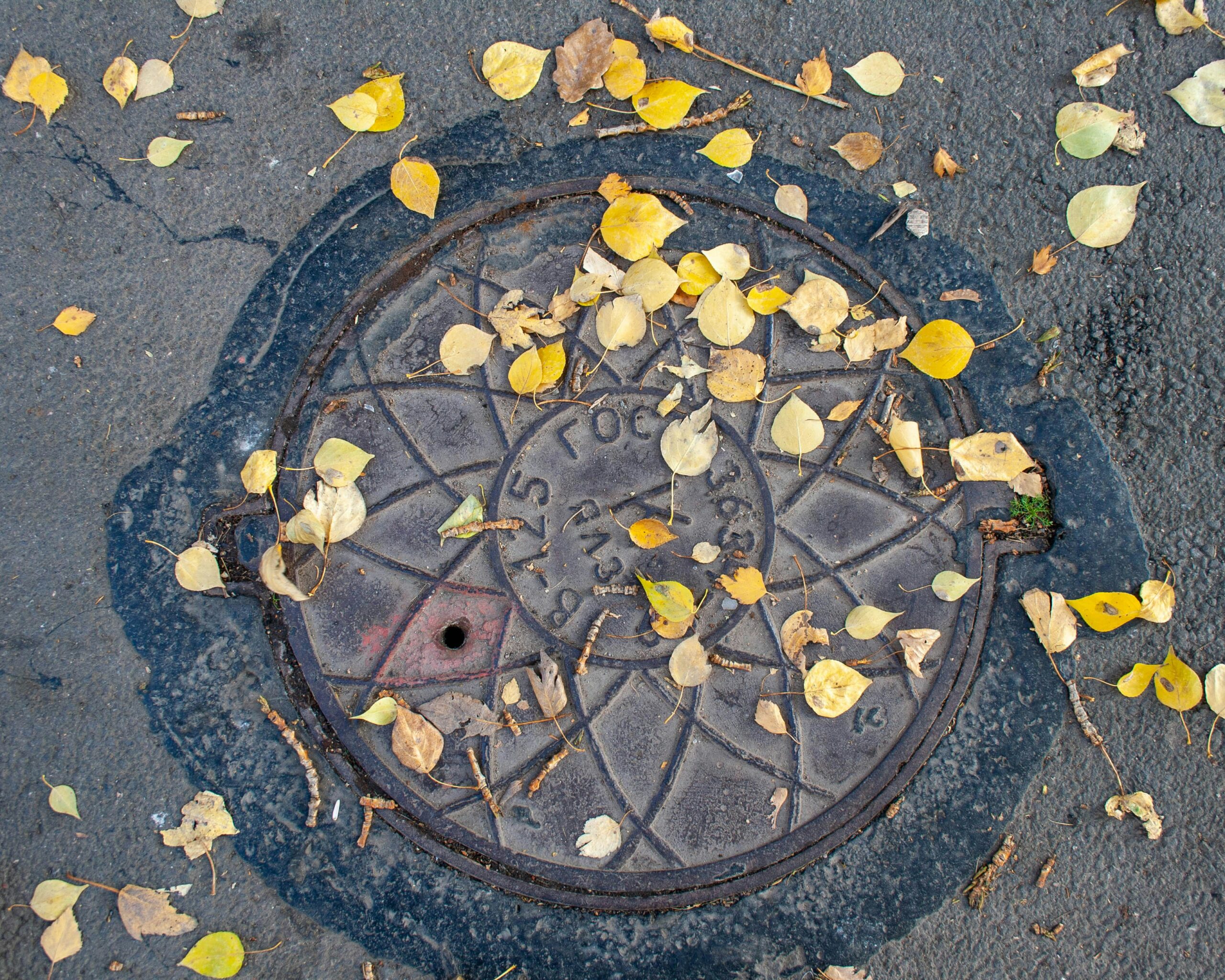 penutup manhole