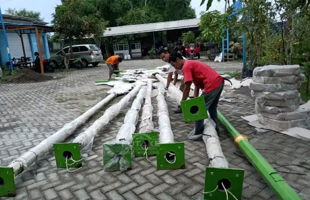 pengiriman tiang lampu jalan