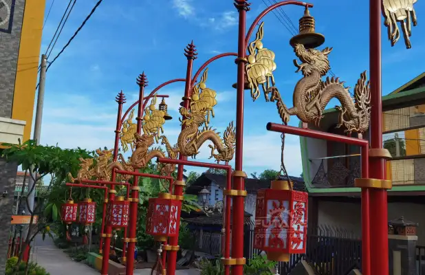tiang lampu jalan ornamen cina