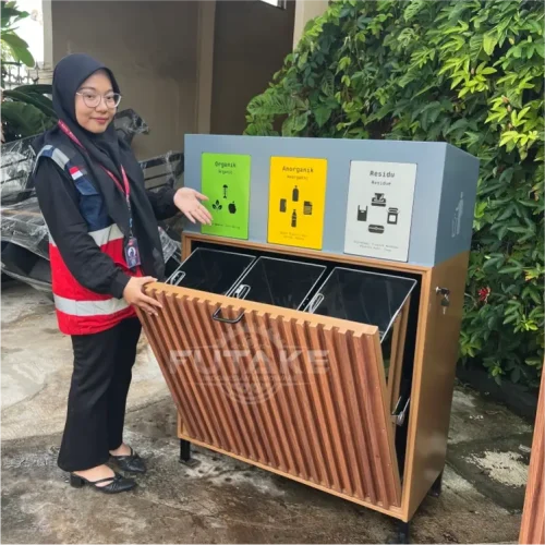 tempat sampah untuk jembatan pandansimo