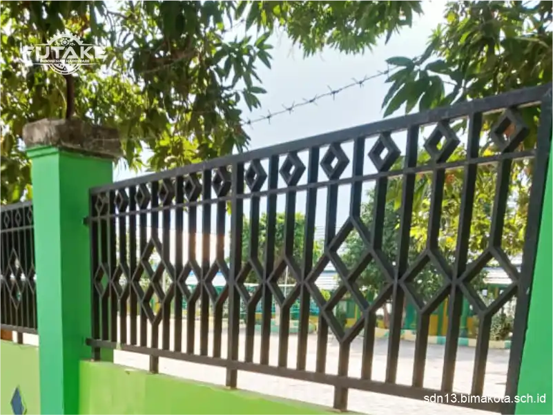 pagar untuk sekolah