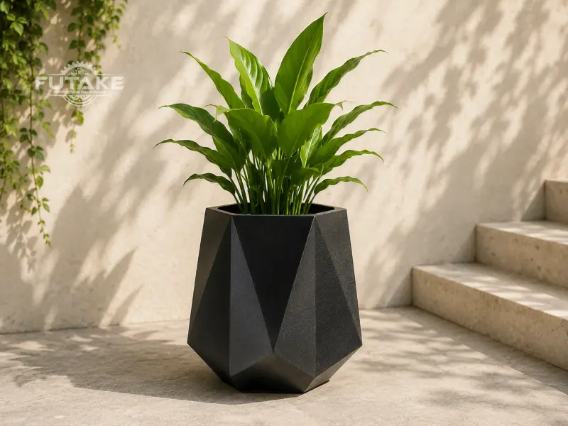 pot teraso tipe hexagon dengan warna clasic hitam