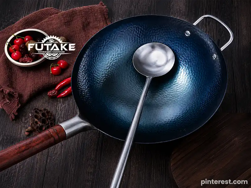 permukaan wajan besi cor yang berteksture sesuai dengan custom pelanggan